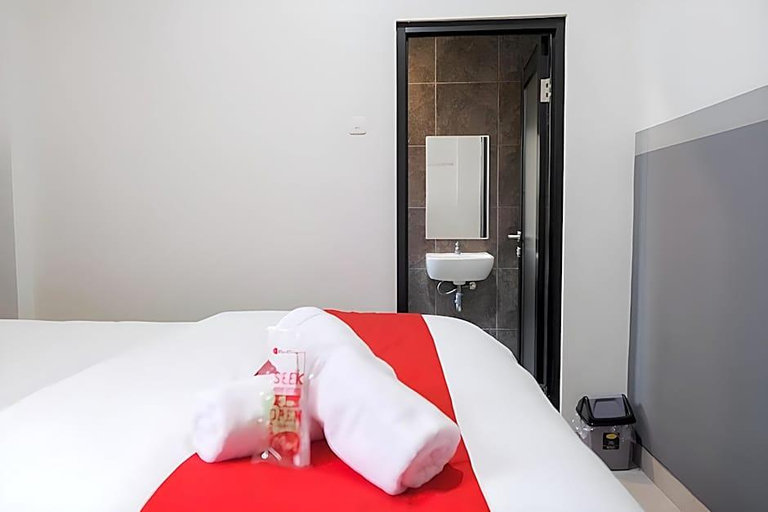 General view 2, Reddoorz Plus Near Taman Anggrek Mall, West Jakarta