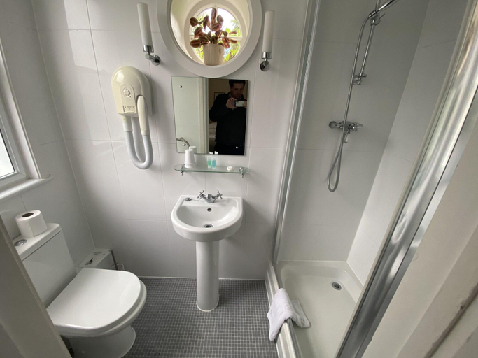 Room 3, Pickwicks Guest House, Oxfordshire