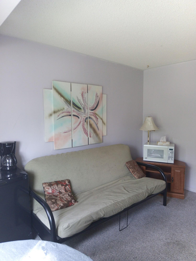 Bedroom 2, Princess Motel, Kawartha Lakes