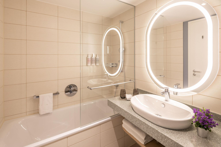 Bathroom 4, Capri by Fraser Leipzig, Leipzig