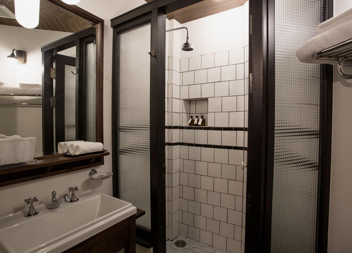 Bathroom 4, 1905 Heritage Corner, Phra Nakhon