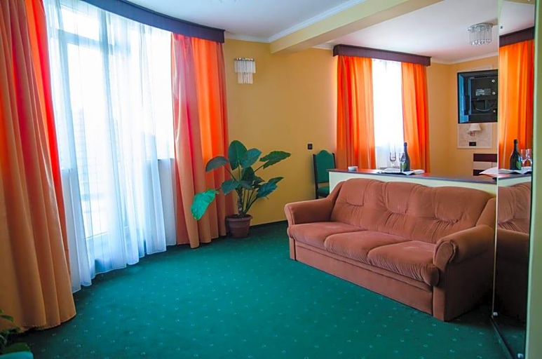 Public Area, President, Arad