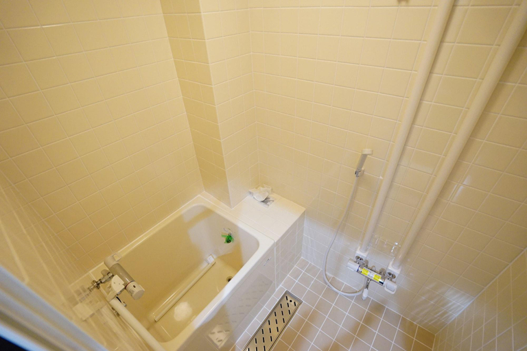 Bathroom 5, Guest House Kyoto Inn - Hostel, Kyoto