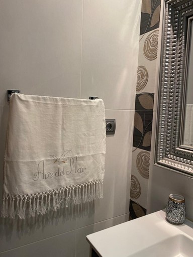 Bathroom 5, Ave Del Mar, A Coruña