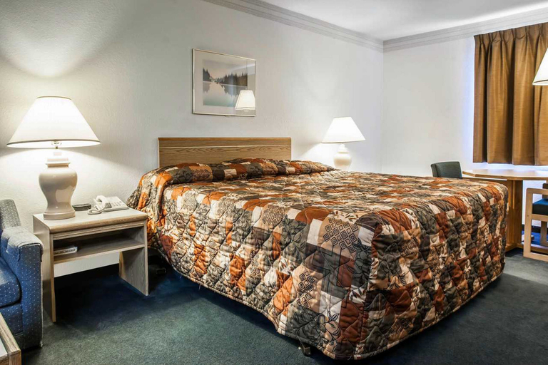Room 5, Econo Lodge Washington Harbor, Clallam