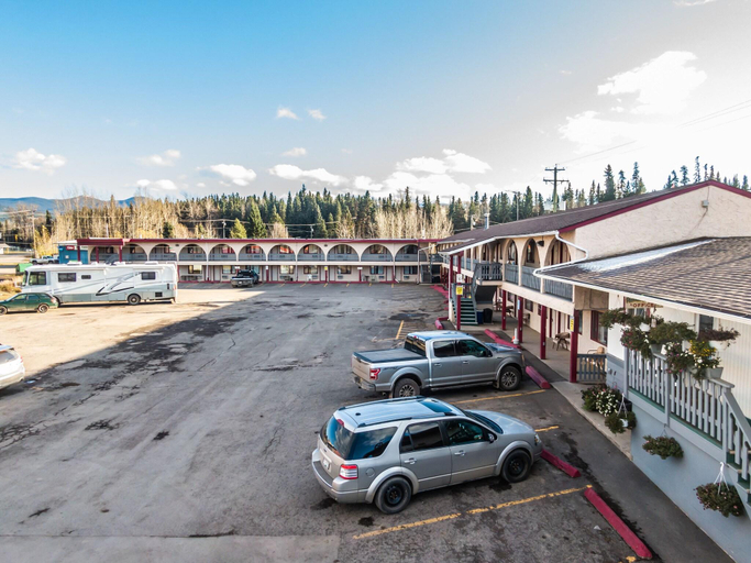 Public Area, Pleasant Valley Motel, Bulkley-Nechako