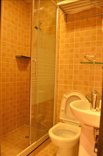 Bathroom 3, Wonderful Inn, Kowloon
