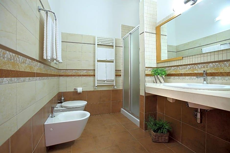Bathroom, Hotel Scoglio degli Achei , Brindisi
