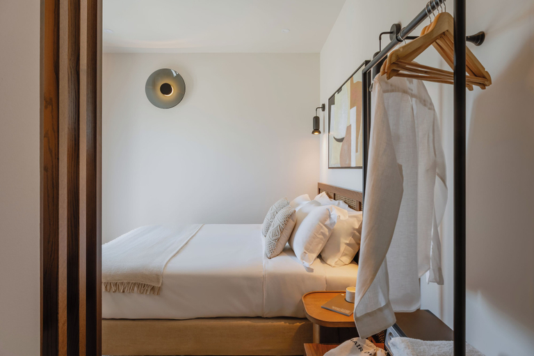 Bedroom 4, Breaq Santorini - Margarita Hotel, South Aegean