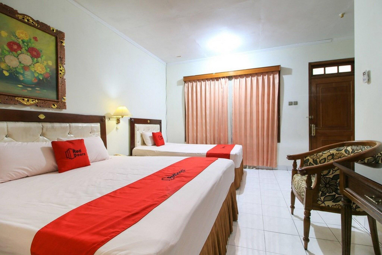 Room 2, Formerly RedDoorz near Klaten Train Station, Klaten