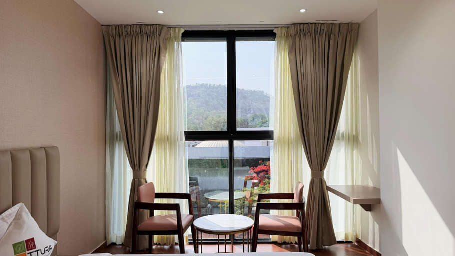 Interior 3, TTURA Kitchen Bar Rooftop & Rooms Pune, Pune