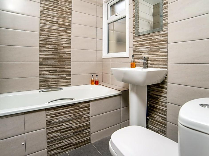 Bathroom 5, Padarn Hotel, Gwynedd