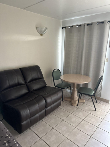 Room 5, Floridian Inn Motel, Pinellas
