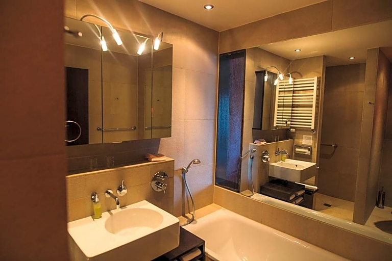 Bathroom 4, Lindenhof Hotel Tepe, Vechta