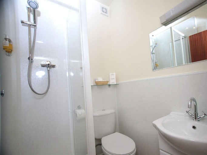Bathroom 3, The Limes, York