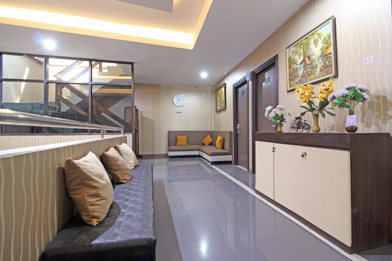 Lobby 2, Formerly Reddoorz Near Uns Solo, Karanganyar