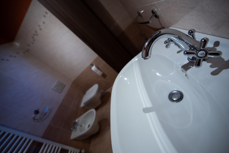 Bathroom 5, Binario 9 3-4, Torino