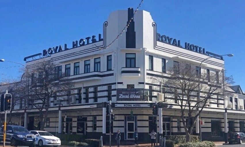 Exterior & Views 2, Royal Hotel Orange, Orange