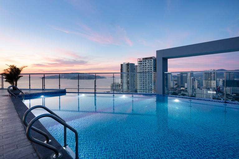Pool 4, DQua Hotel and Apartment, Nha Trang