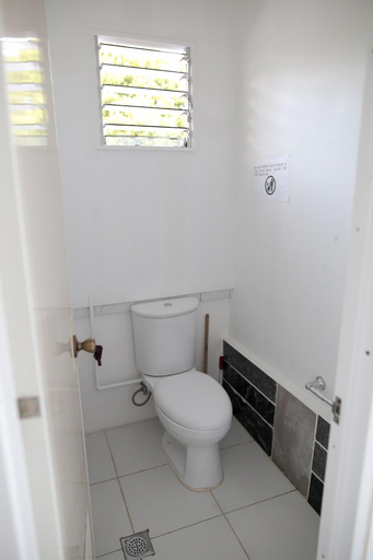 Room 5, Luzmin BH - White House, Oslob