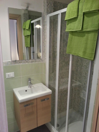 Room 5, Gemini Suite, Rome