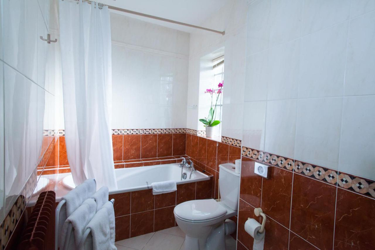Room 5, Logis Hotel le Commerce Guichen, Ille-et-Vilaine