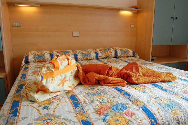 Bedroom 3, Coste, Brescia