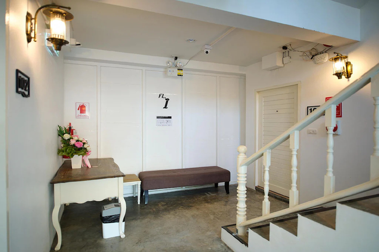 Lobby 5, At 8 Thapae Take Me To Old City, Muang Chiang Mai