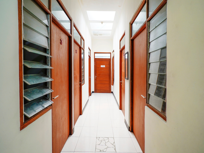 Lobby 3, Spot On 91392 Pondok Basari, Bandung