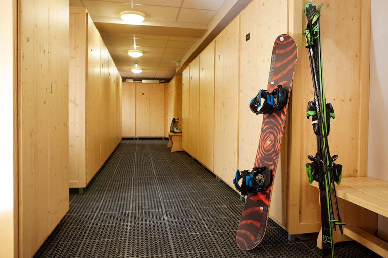 Sports and Entertainment 3, Le Chalets Du Soleil, Savoie