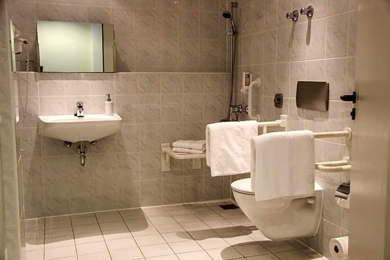Bathroom 1, Schlossberghotel, Greiz