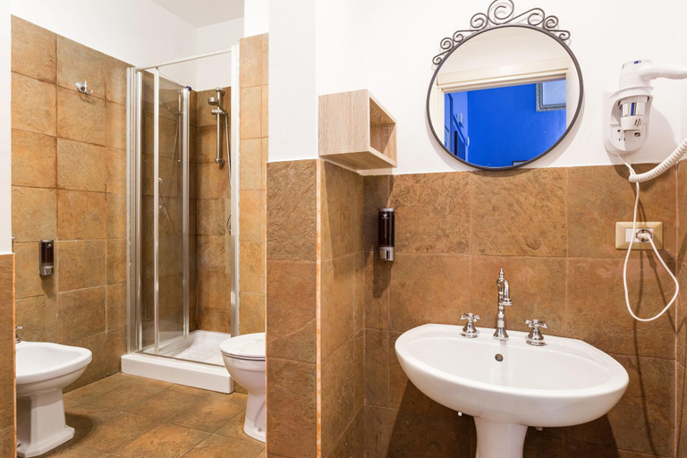 Bathroom 5, Let's B&B, Catania