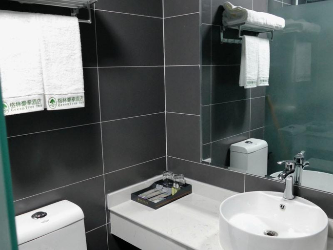 Bathroom, Greentree Inn Hami Railway Station Bayi Road, Hami