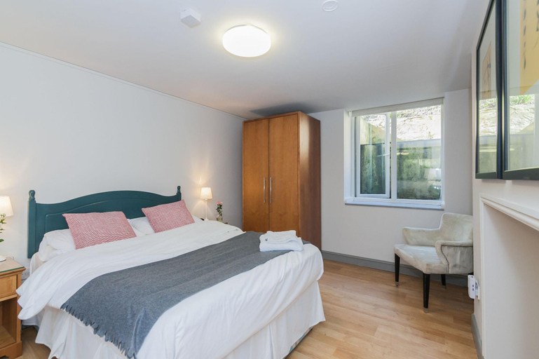 Room 3, Townhouse No 12, Kirklees