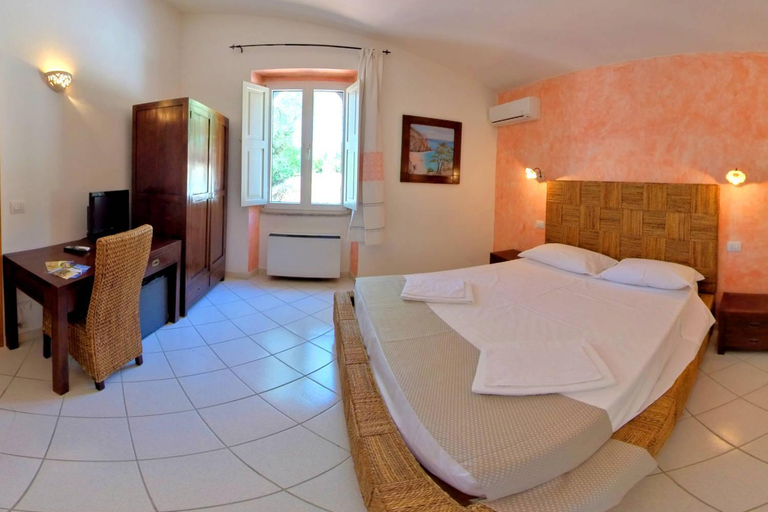 Bedroom 3, Hotel Cedrino, Nuoro