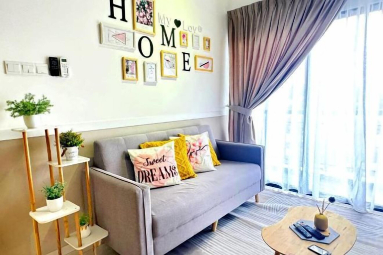 Living area 3, Decozy9.0 Ipoh Town Condo(12pax), Kinta