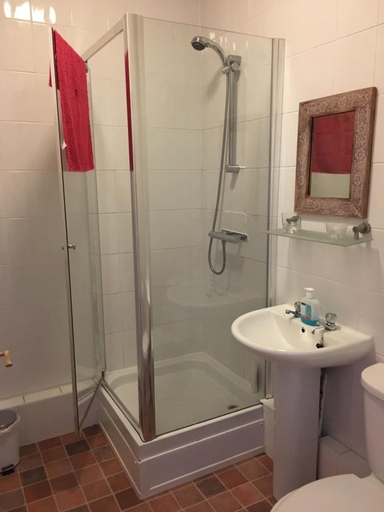 Bathroom 4, The Sportsman Whitworth, Lancashire