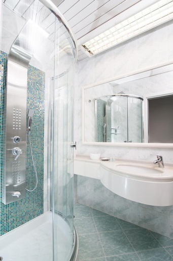 Bathroom 4, Majestic, Pesaro E Urbino