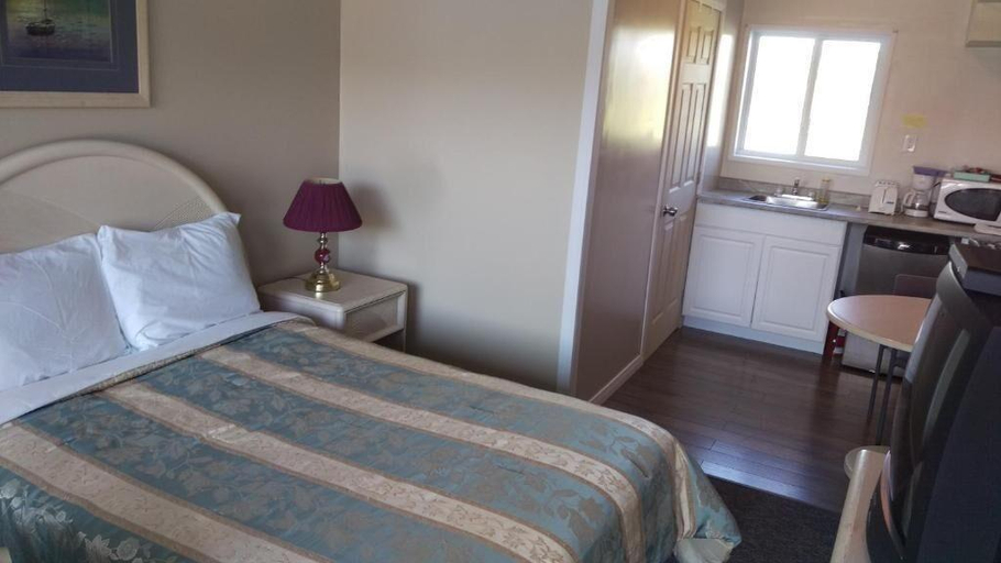Bedroom 3, Frontiersman Motel, Timiskaming