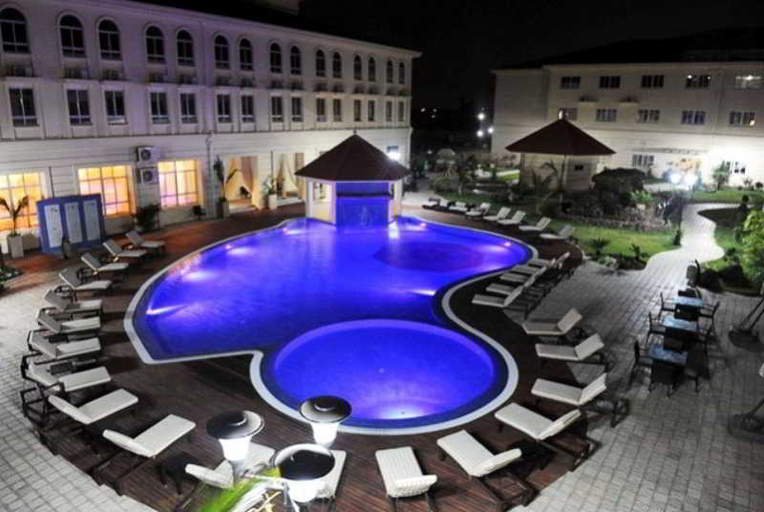 Sport & Beauty 2, Ritz Victoria Garden, Viana