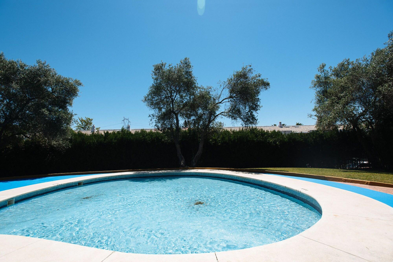 Sports and Entertainment 5, B&B Las Brisas, Sevilla