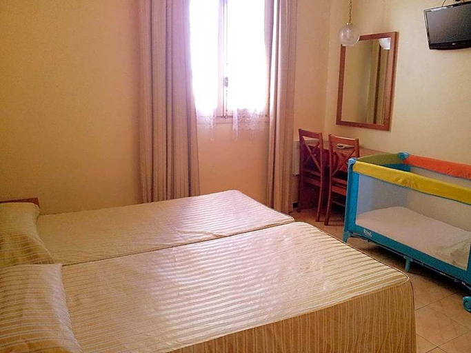 Bedroom 3, Toledano, Barcelona
