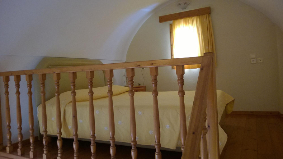 Bedroom 2, Anemomilos Suites, South Aegean