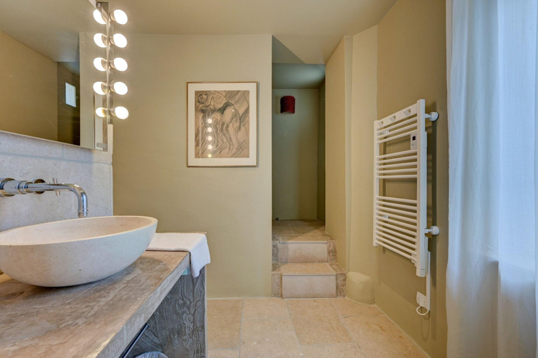 Room 5, Ha Tel Le Paradou Bamboothai, Vaucluse