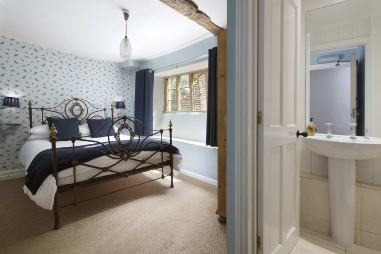 Exterior & Views, The Stag at Stow, Gloucestershire