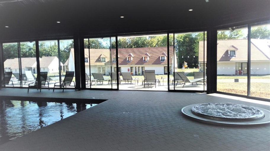 Pool 5, Hotel-Club Lac d'Orient, Aube