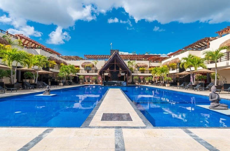 Pool 3, Aldea Thai Downtown Oceanview Residences, Cozumel