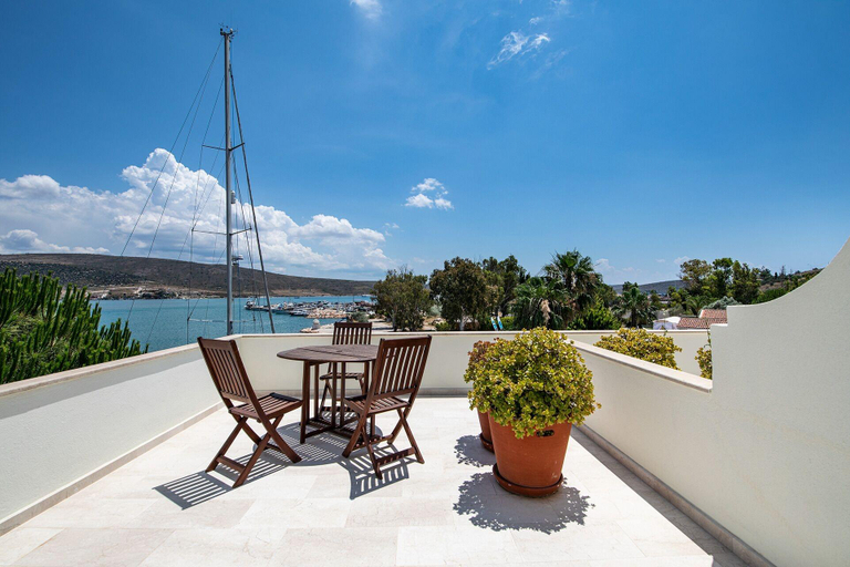 Bedroom 2, Port Alacati Hotel, Çeşme