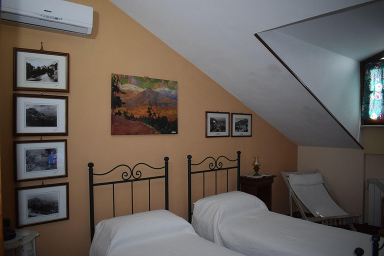 Bedroom 3, La Costa, Frosinone