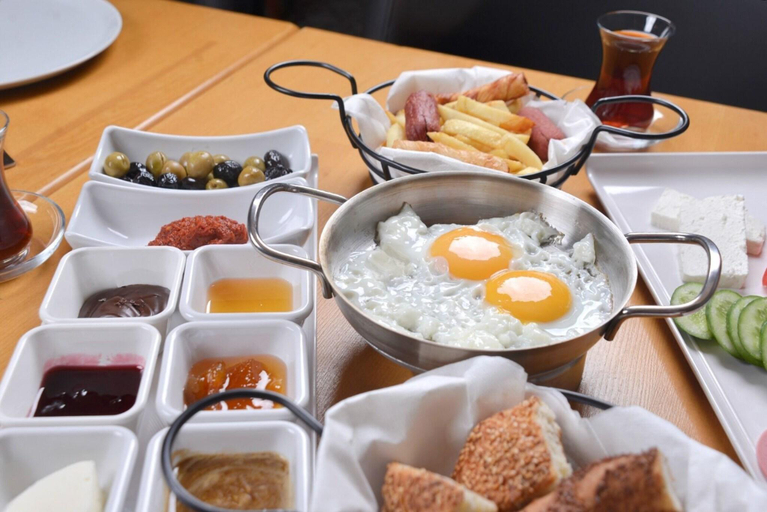 Food & Drinks 2, Madeen City Hotel, Merkez